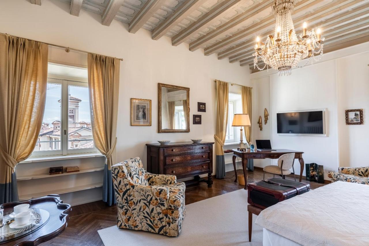 Foresteria Di Palazzo Radici Bergamo Bagian luar foto
