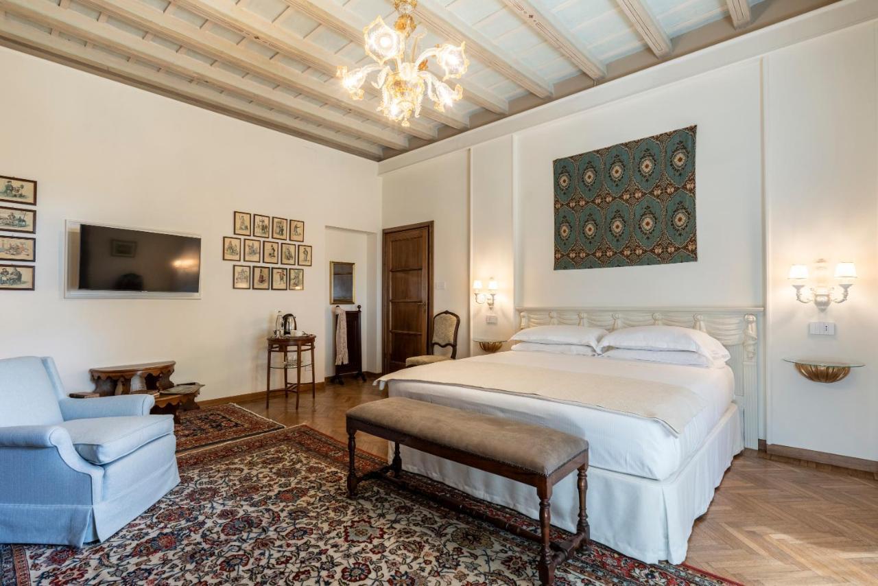 Foresteria Di Palazzo Radici Bergamo Bagian luar foto